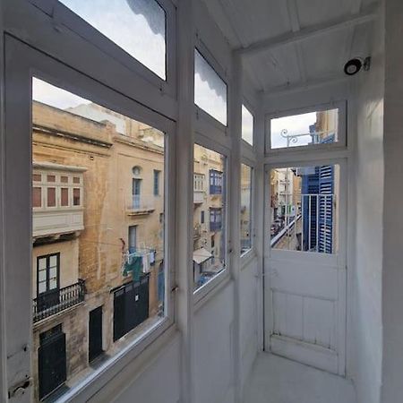 No 60, 2Nd Floor, Centrally Located, Fully Equipped Studio Apt Флориана Экстерьер фото