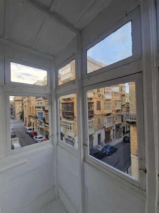 No 60, 2Nd Floor, Centrally Located, Fully Equipped Studio Apt Флориана Экстерьер фото
